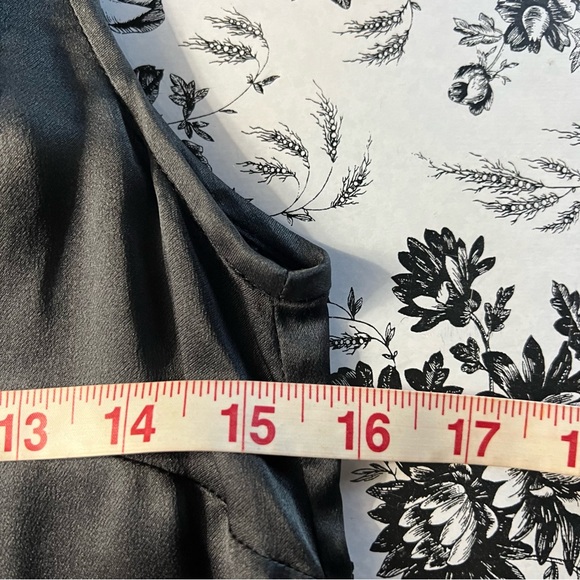 🌺 J. Crew Silk Ruffle Collar Sleeveless Top 🌺 - Picture 7 of 8